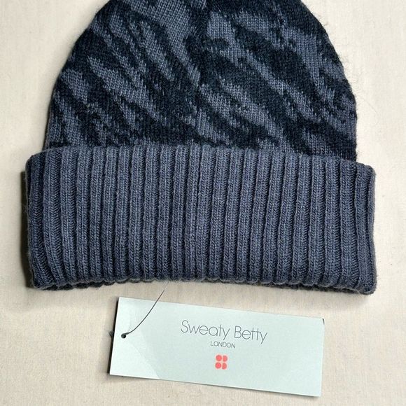 Sweaty Betty Jacquard Animal Print Wood Blend Gray/Black Beanie One Size - Picture 2 of 10